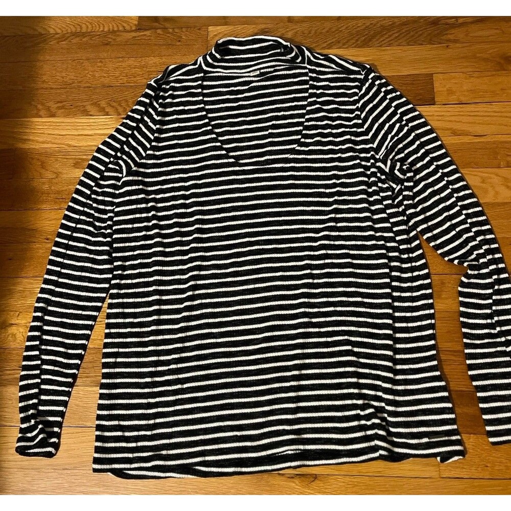 Calvin Klein Jeans Women's Black/White Striped Long Sleeve Pullover Sweater XL